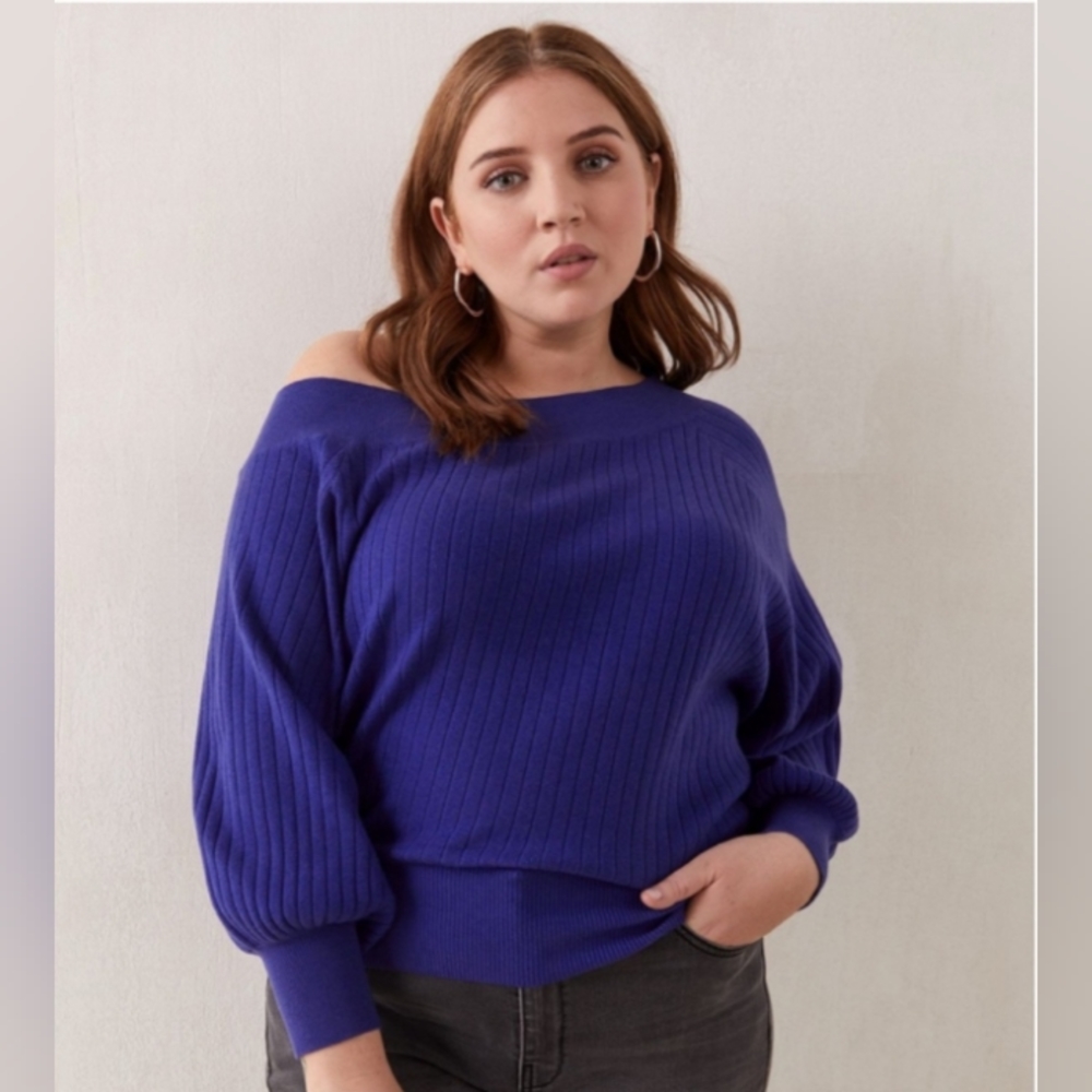 Asymmetrical Off Shoulder Sweater - Picture 3 of 4
